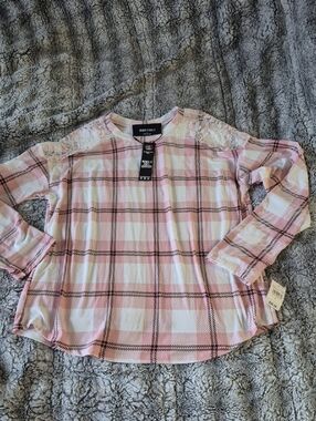 Inner Circle 🖤 Pink and White Plaid Long Sleeve Top with Lace Shoulders (687)